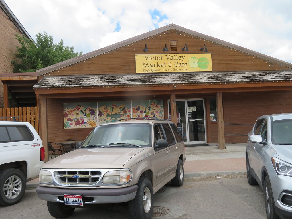 Victor Valley market and cafe